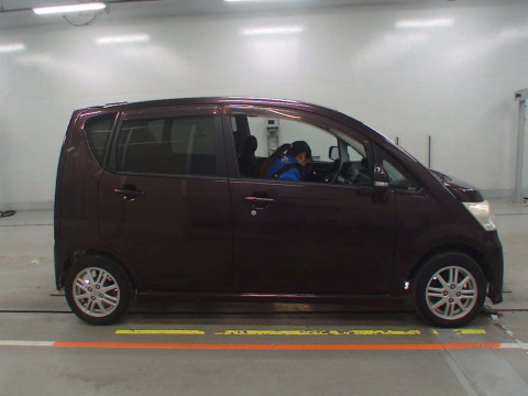 2010 Daihatsu Move L175S[2]