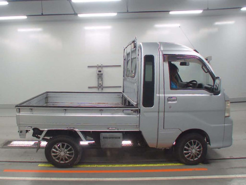 2011 Daihatsu Hijet Truck S211P[2]