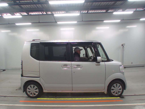 2014 Honda N-BOX JF1[2]