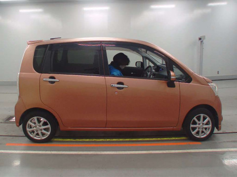 2012 Daihatsu Move Custom LA100S[2]