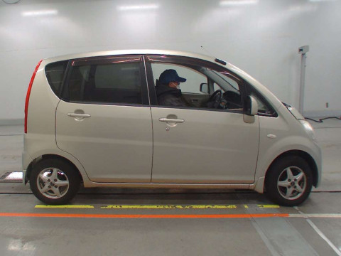 2010 Daihatsu Move L175S[2]