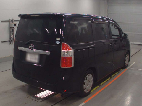 2008 Toyota Noah ZRR70G[1]