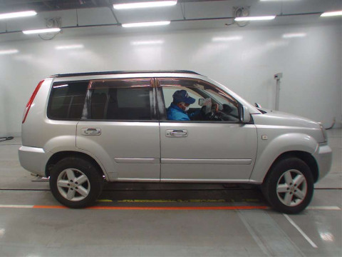 2005 Nissan X-Trail NT30[2]