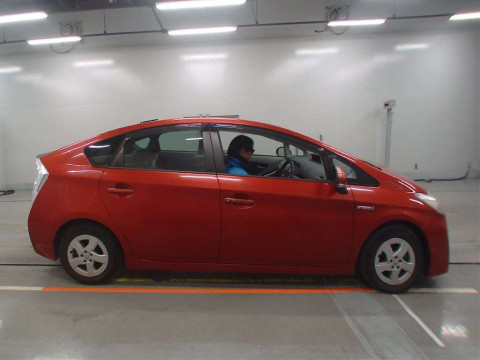 2010 Toyota Prius ZVW30[2]