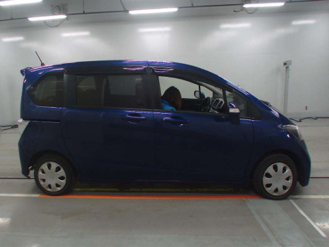 2013 Honda Freed GB3[2]