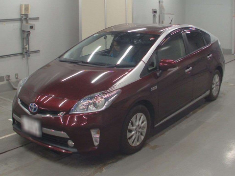 2014 Toyota Prius PHV ZVW35[0]