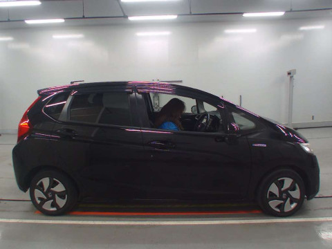 2013 Honda Fit Hybrid GP5[2]