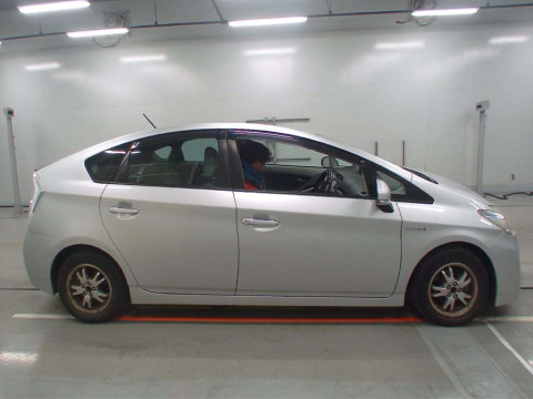 2010 Toyota Prius ZVW30[2]