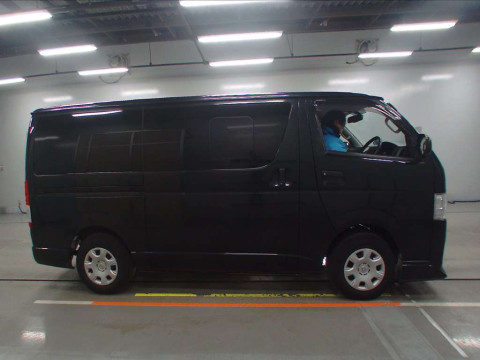 2014 Toyota Regiusace Van TRH200V[2]