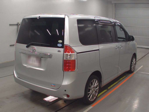 2009 Toyota Noah ZRR70G[1]