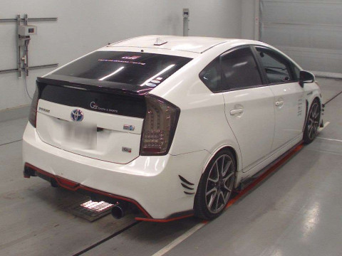 2010 Toyota Prius ZVW30[1]