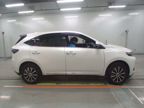 2016 Toyota Harrier ZSU60W[2]