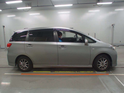 2012 Toyota Wish ZGE20G[2]