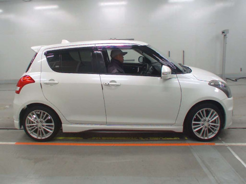 2016 Suzuki Swift Sport ZC32S[2]