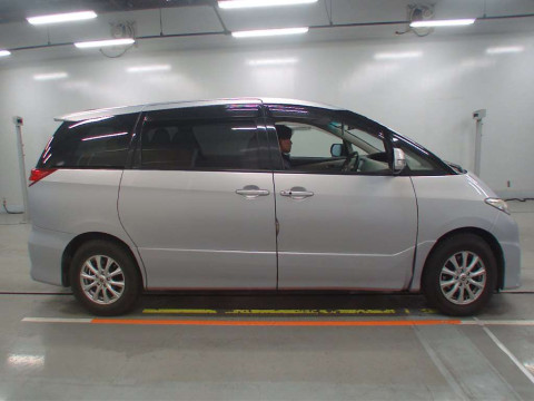 2009 Toyota Estima ACR55W[2]