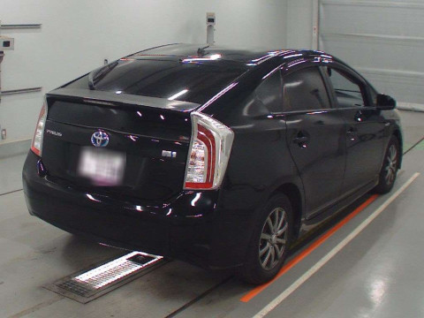 2013 Toyota Prius ZVW30[1]