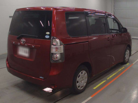 2010 Toyota Voxy ZRR70G[1]