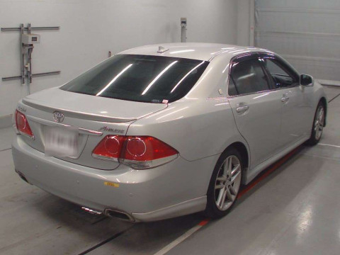 2010 Toyota Crown GRS204[1]