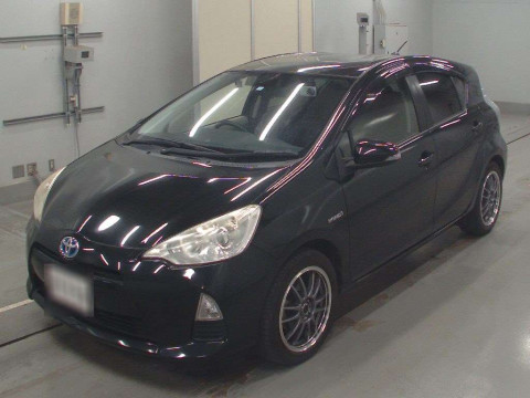 2013 Toyota Aqua NHP10[0]