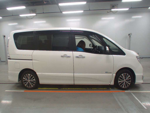 2015 Nissan Serena HFC26[2]