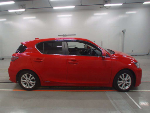 2014 Lexus CT ZWA10[2]