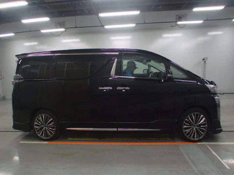 2018 Toyota Vellfire GGH30W[2]