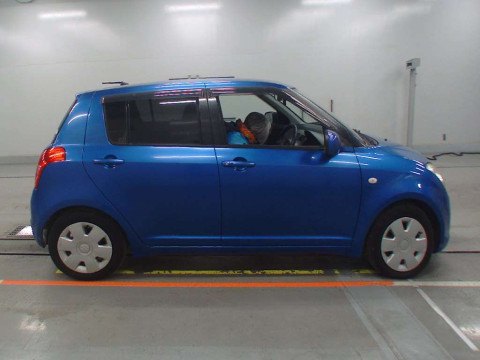 2010 Suzuki Swift ZC71S[2]