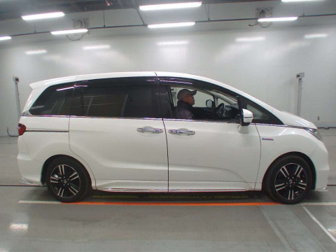 2016 Honda Odyssey Hybrid RC4[2]