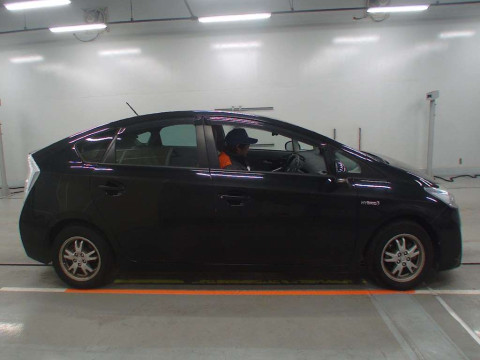 2010 Toyota Prius ZVW30[2]