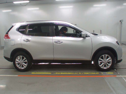 2016 Nissan X-Trail NT32[2]