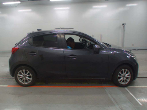 2016 Mazda Demio DJ5FS[2]