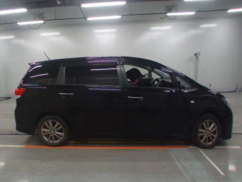 2011 Toyota Wish ZGE20W[2]