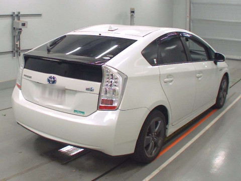 2010 Toyota Prius ZVW30[1]