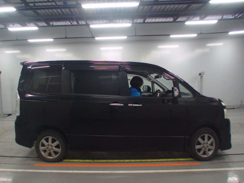 2009 Toyota Voxy ZRR75W[2]