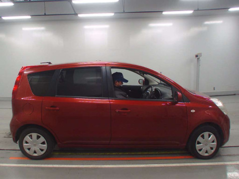 2011 Nissan Note E11[2]