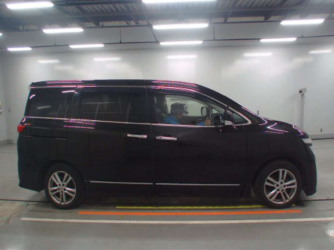 2013 Nissan Elgrand PE52[2]