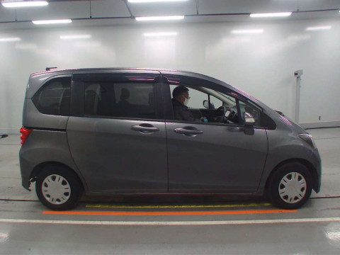 2010 Honda Freed GB3[2]