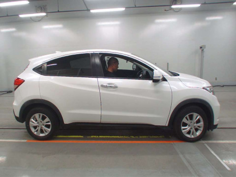 2015 Honda VEZEL RU2[2]