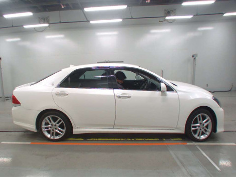 2010 Toyota Crown GRS200[2]