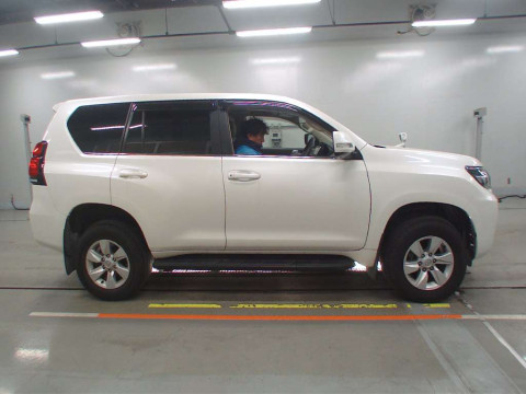 2021 Toyota Land Cruiser Prado GDJ150W[2]