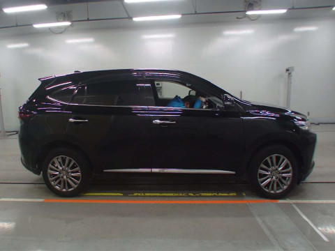 2019 Toyota Harrier ZSU60W[2]