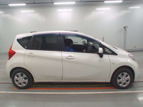 2014 Nissan Note E12[2]