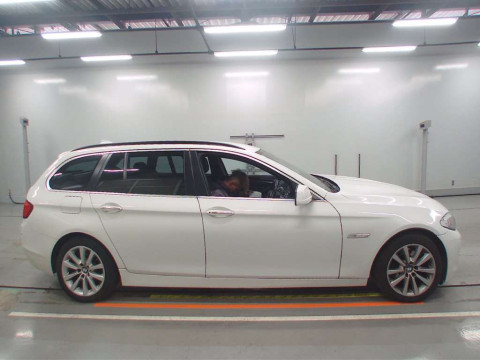 2012 BMW 5 Series XL20[2]