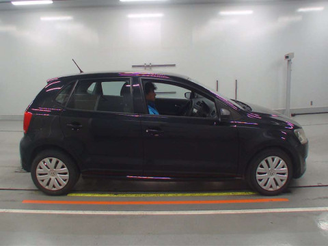 2010 Volkswagen Polo 6RCGG[2]