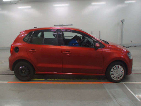 2015 Volkswagen Polo 6RCJZ[2]