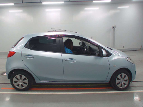 2011 Mazda Demio DE3FS[2]