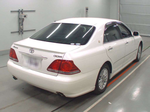 2005 Toyota Crown GRS182[1]