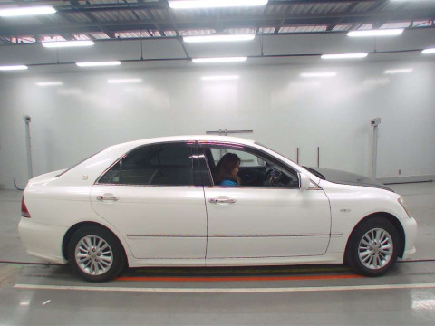 2005 Toyota Crown GRS182[2]