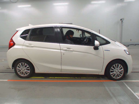 2016 Honda Fit Hybrid GP5[2]