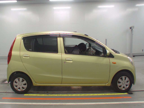 2010 Daihatsu Mira L275S[2]